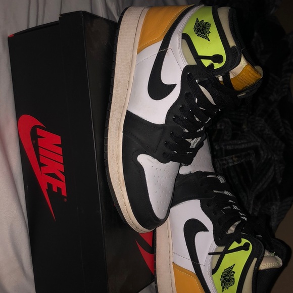 Black Volt Gold Jordan Volt Jordan Retro High White Black Volt